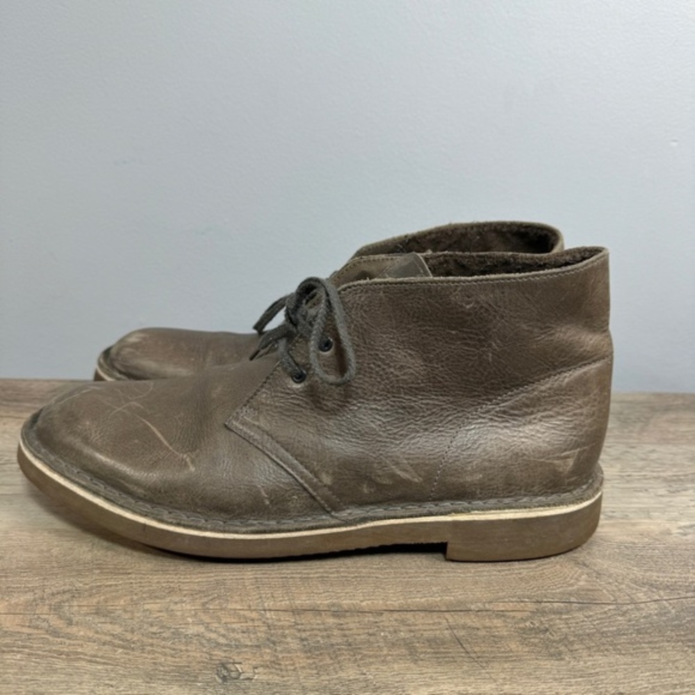 Clark’s Men’s Chukka Boots sz 10.5 Olive Green Leather  # Box H437